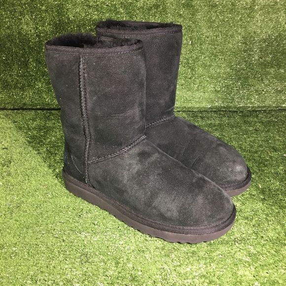 UGG Shoes - Womens UGG boots size 8 classic fuzzy cool comfy trendy cute winter fall